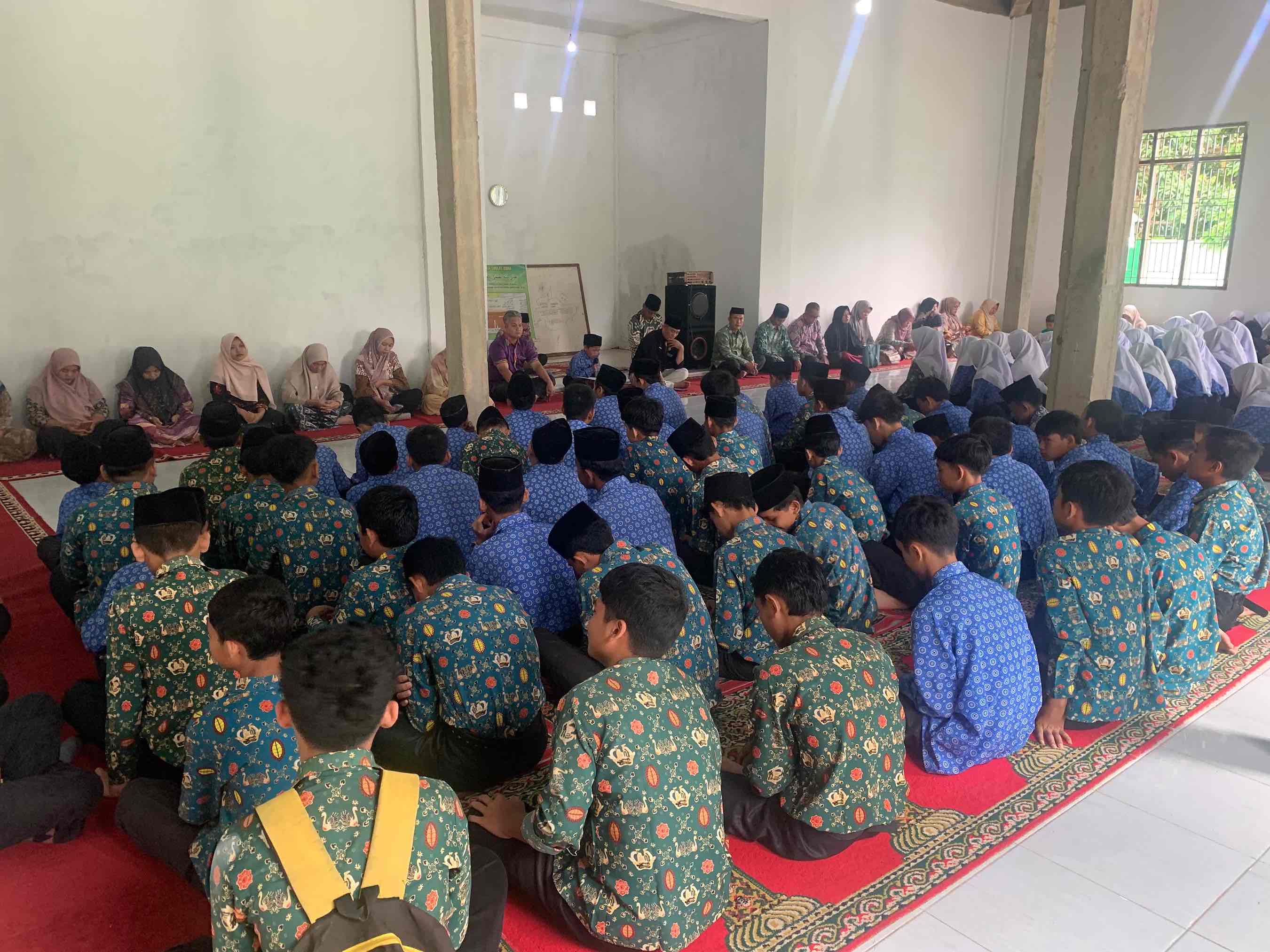 Pembukaan Pesantren Kilat di MTsN 4 Sarolangun Tahun 2024/2025