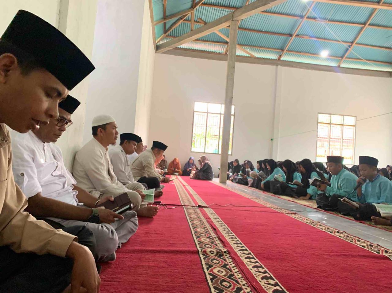 Yasinan Rutinitas Jum'at di MTsN 4 Sarolangun