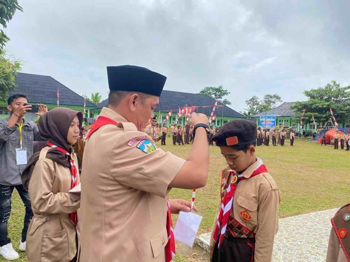 Kemah Penerimaan Tamu Penggalang MTsN 4 Sarolangun : Ajang Tempaan Disiplin dan Kreativitas