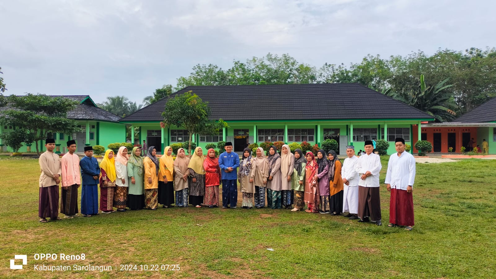 MTsN 4 Sarolangun Ikut Memeriahkan Semarak Hari Santri Nasional 2024