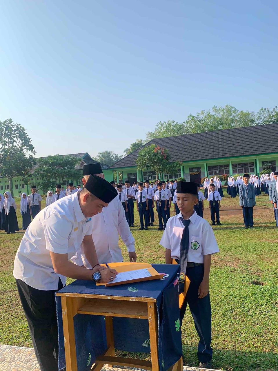 Pelantikan Pengurus OSIM MTsN 4 Sarolangun Masa Bakti 2024 / 2025 