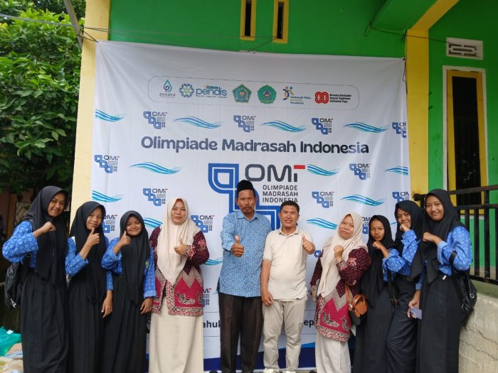 Dua Siswa MTsN 4 Sarolangun Lolos OMI Tingkat Kabupaten