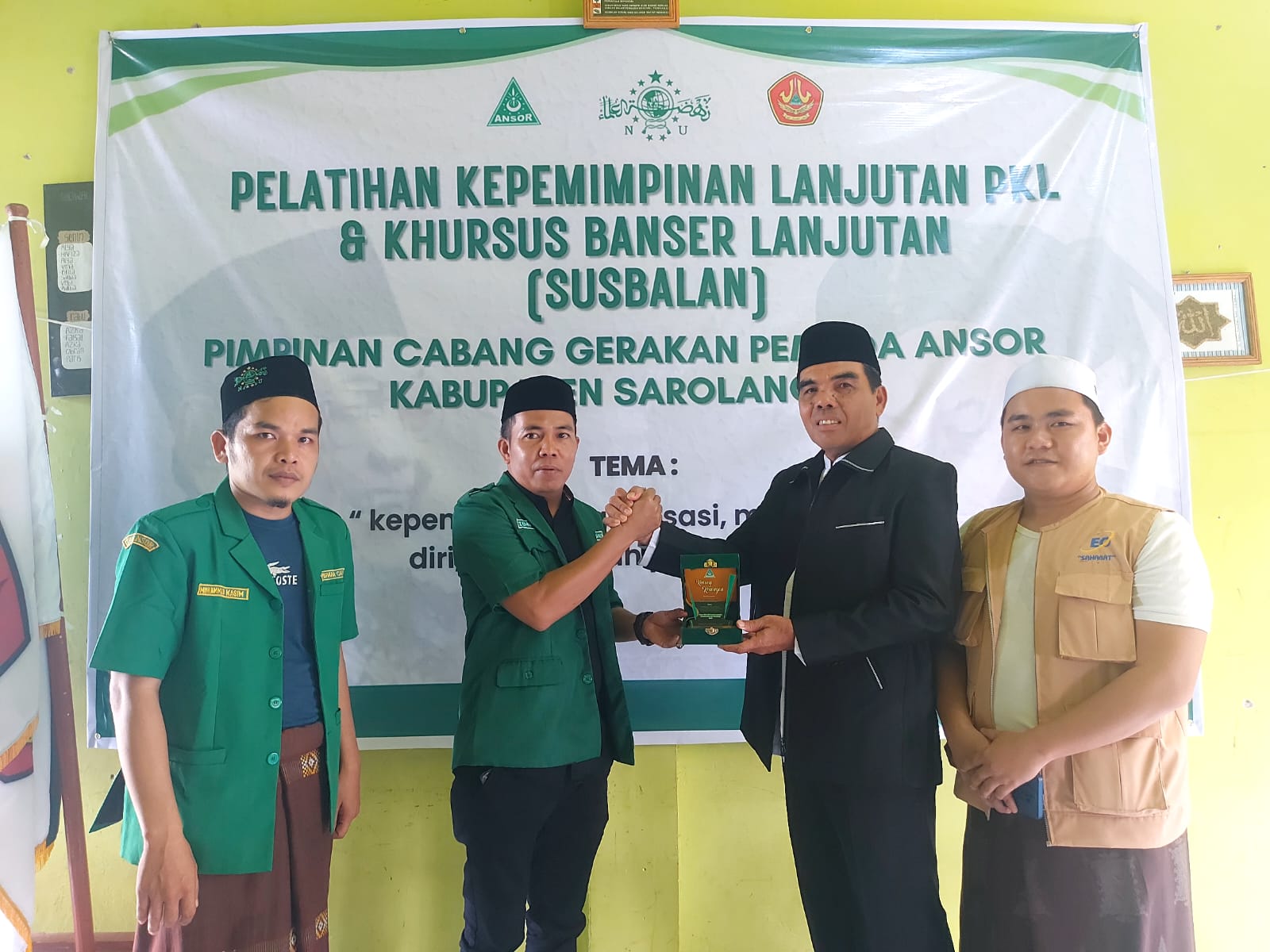 Jadilah kader2 NU yg millitan siap berkorban dan berjuang utk menghidupkan organisasi NU bukan ingin hidup di NU